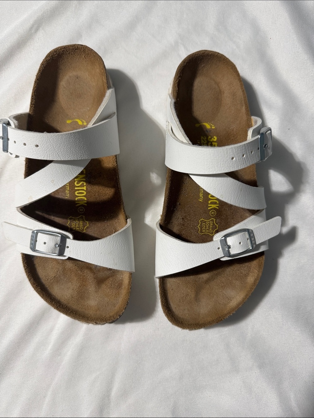 Birkenstock Yao White Birko-Flor Sandals Women’s EU35/US4-4.5 Adjustable Comfort